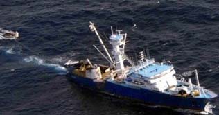 Somali pirates threaten to kill Spanish hostages